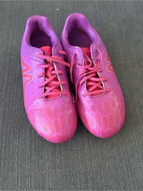 Kids soccer Shoes - Pink/Purple Lace-Up